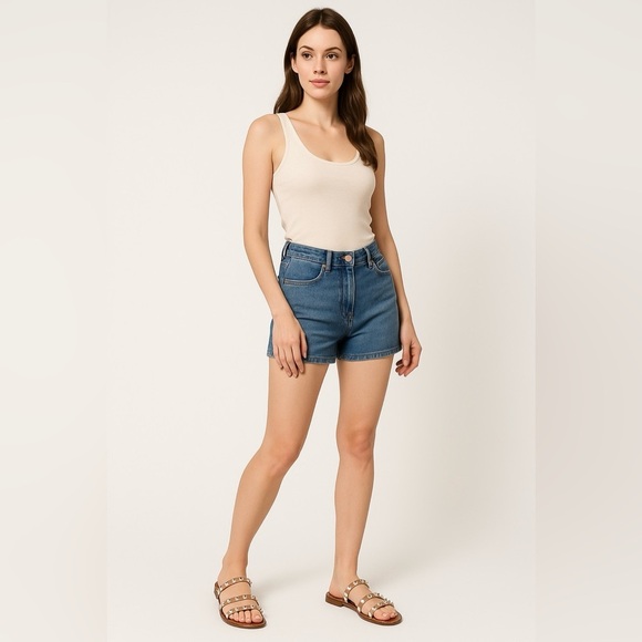 2375- Steve Madden Slip-On 3 Band Sandals, Silver Pyramid Studded Sz 7 NWT - Picture 2 of 10